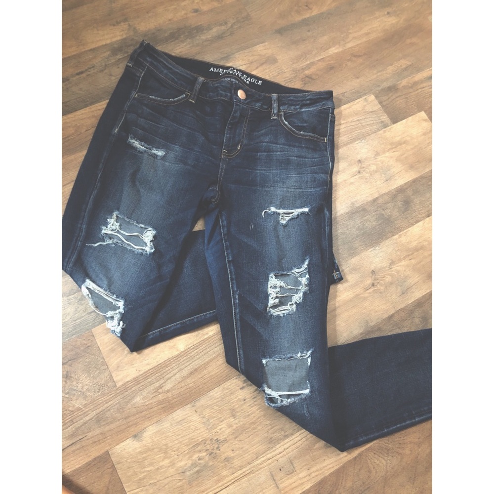 AEO Dark wash destroyed skinny jeans